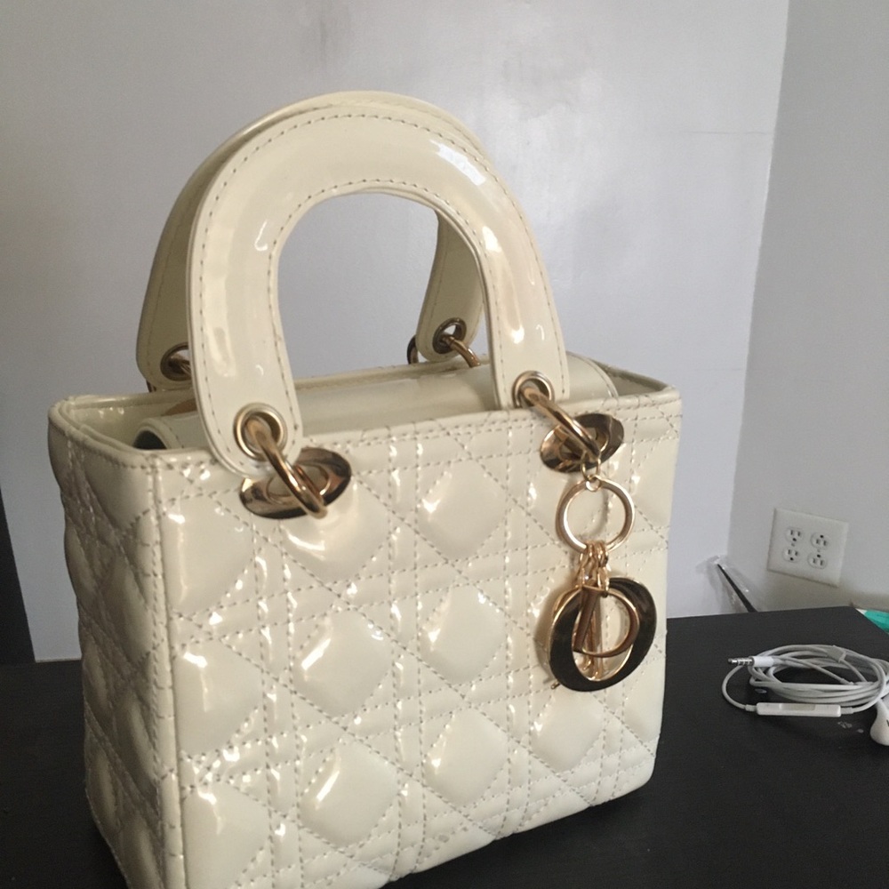 Elegant Cream Handbag